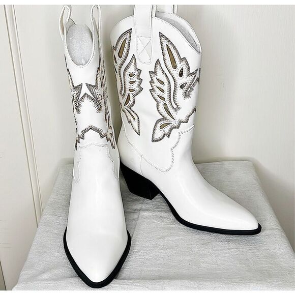 Forever 21 Remmington White Pointed-Toe Western Ankle Boots Size 6 New - Picture 2 of 8